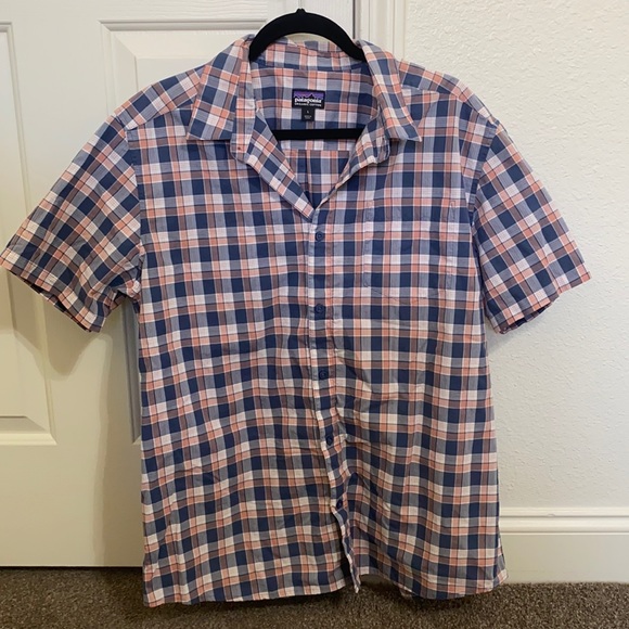 Men’s Patagonia Button Down - Picture 1 of 4